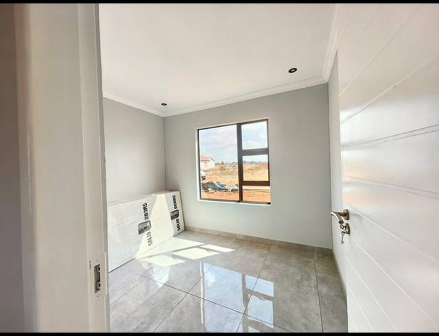 2 BEDROOM HOUSE FOR SALE IN REIGERPARK